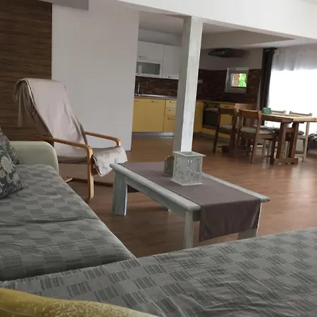 Hillside Bio With Mountain View Apartment Prebold
